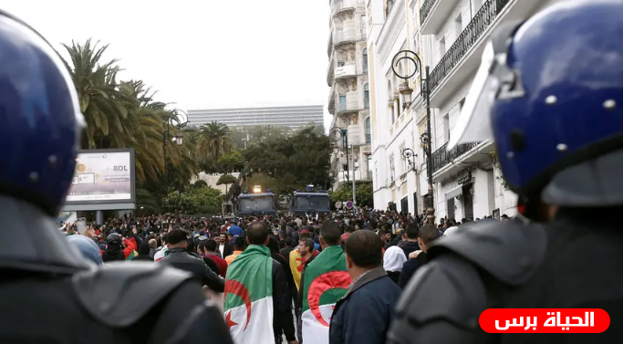 الجزائر : تواصل المظاهرات في جمعتها الثامنة 