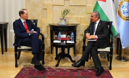 PM: American decisions are worse than the text of the deal of the century