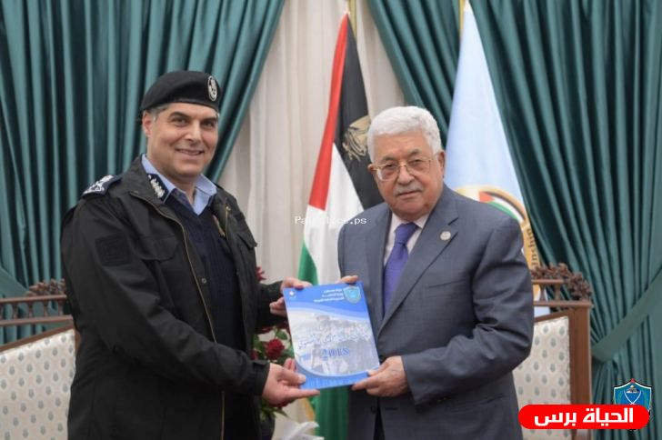 الرئيس عباس يعزي اللواء حازم عطا الله بوفاة عمته