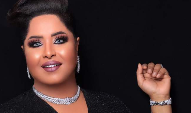 هيا الشعيبي ترد على منتقديها بعد توزيع المساعدات الغذائية