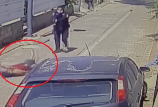 فيديو مقتل مستوطن بعد محاولته طعن شرطي اسرائيلي