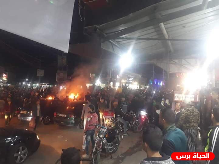 احتجاج لأصحاب بسطات في النصيرات والشرطة تتدخل