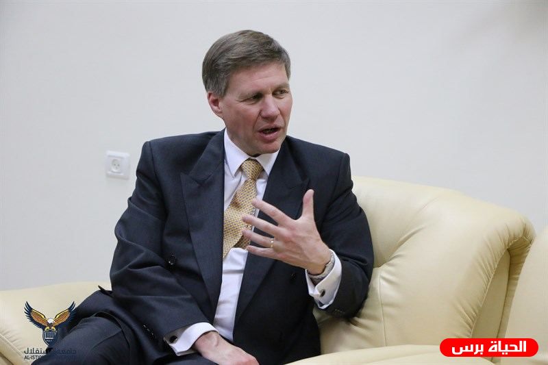 القنصل البريطاني العام يشيد بالجهود الفلسطينية في مواجهة فيروس كورونا كوفيد-19