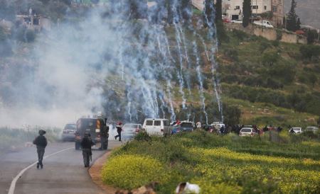Occupation forces injure four Palestinians during West Bank protests
