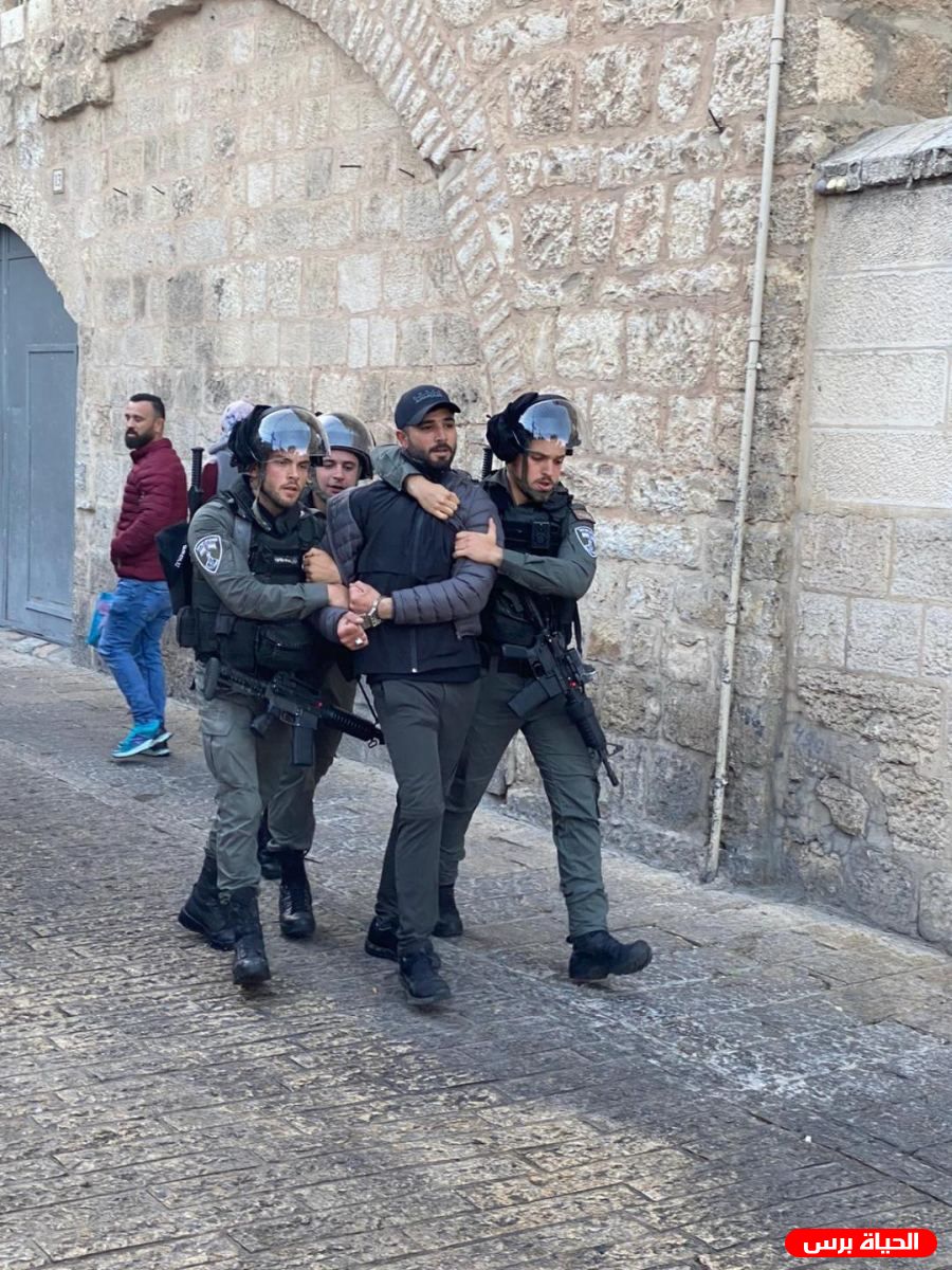 القدس : قوات الاحتلال تعتقل ٣ شبان من باب حطة