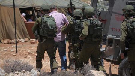 Occupation forces detain six Palestinians in Hebron