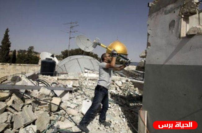 الاحتلال يجبر المقدسي أمجد جعابيص على هدم منزله في جبل المكبر