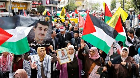 وقفة تضامنية في نابلس احياء ليوم الأسير الفلسطيني