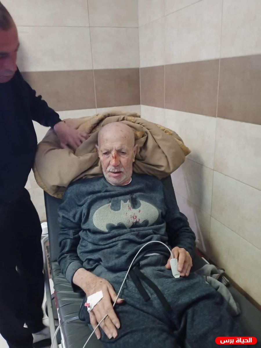 إصابة الحاج إبراهيم صلاح بقنبلة صوت في مواجهات ببلدة الخضر 