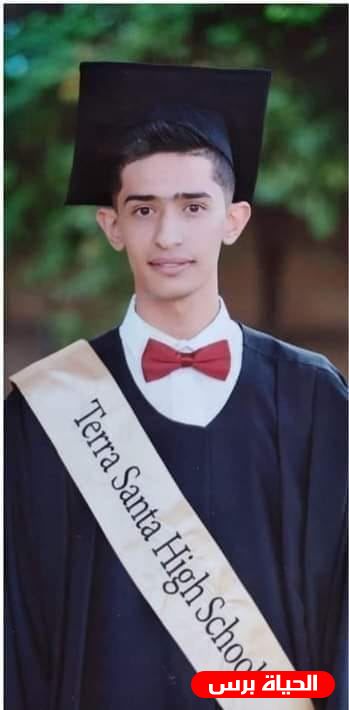 الرئيس عباس يهاتف والد الشهيد أحمد عويدات معزيا