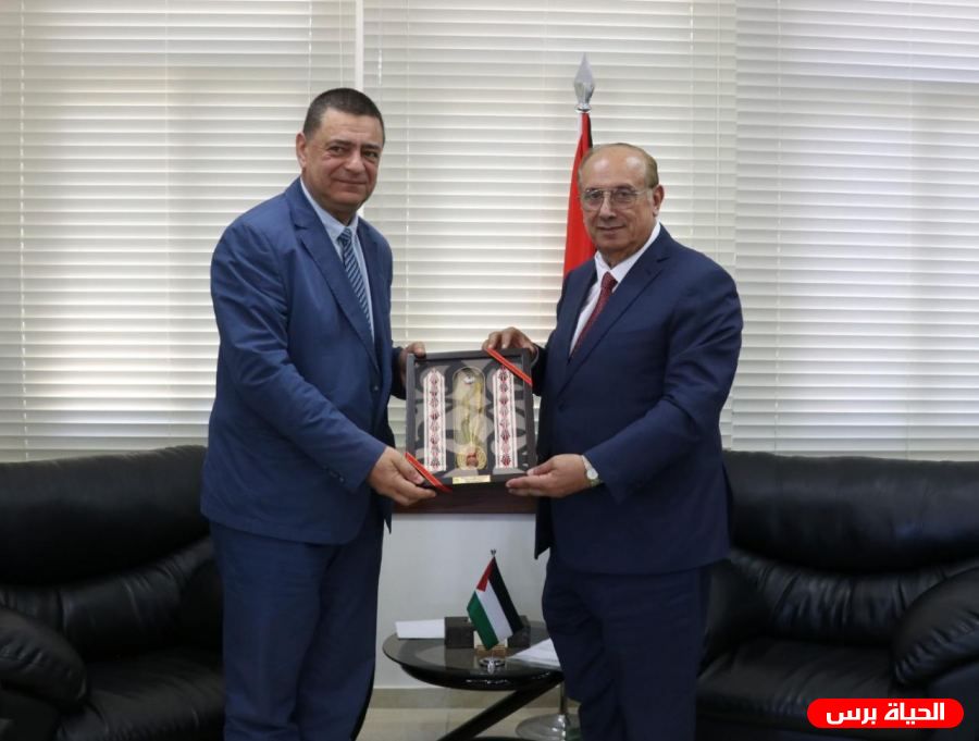 وزير التعليم العالي يبحث مع السفير الروماني سبل تعزيز التعاون المشترك