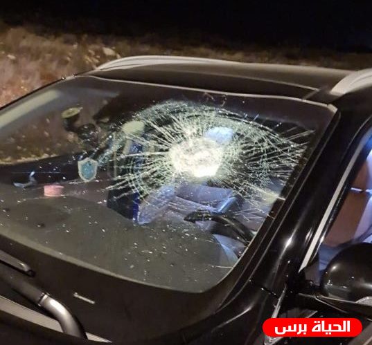 مستوطنون يهاجمون مركبات المواطنين شمال غرب نابلس 