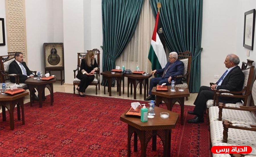الرئيس عباس يستقبل مديرة المعهد الوطني للصحة العامة