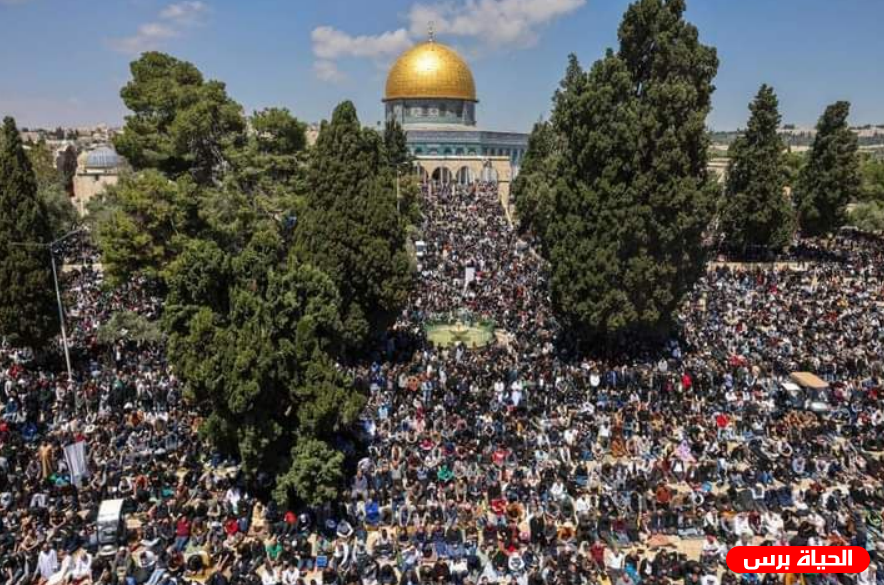 250 ألفا يؤدون صلاة الجمعة الرابعة من شهر رمضان في المسجد الأقصى