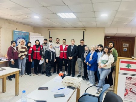 الهلال الأحمر الفلسطيني وتجمّع المؤسسات الأهلية في صيدا يطلقان برنامجًا تدريبيًا نوعيًا في الإسعاف الأولي للعاملين في مراكز الإيواء