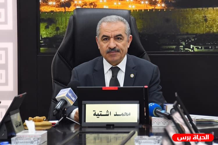 اشتية يلتقي فعاليات ومؤسسات مخيم عسكر