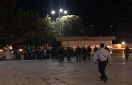 الاحتلال يطرد المعتكفين من المسجد الأقصى لليوم الثالث على التوالي