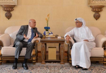 رئيس الاتحاد الآسيوي يؤكد دعم الكرة الفلسطينية