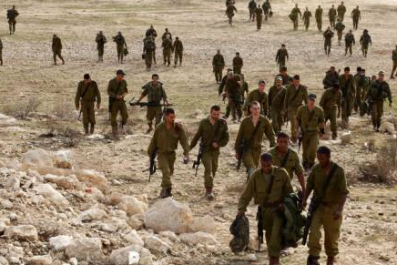 الاحتلال يواصل تدريباته في الأغوار ويهجر مئات الفلسطينيين