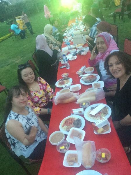 دعوة افطار جمعت بين اصحاب الهمم و اطفال مستشفي 57