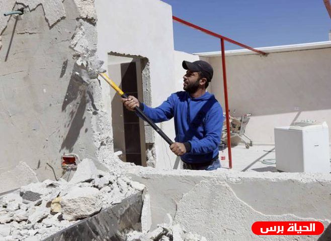 الاحتلال يفرض الحبس المنزلي والإبعاد على مقدسي بعد أن هدم منزله واعتدى عليه