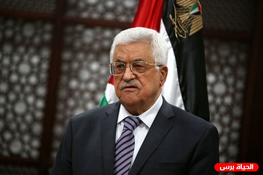 الرئيس يستمع من الوزير حسين الشيخ لتقرير حول جهود الهيئة في ظل جائحة كورونا