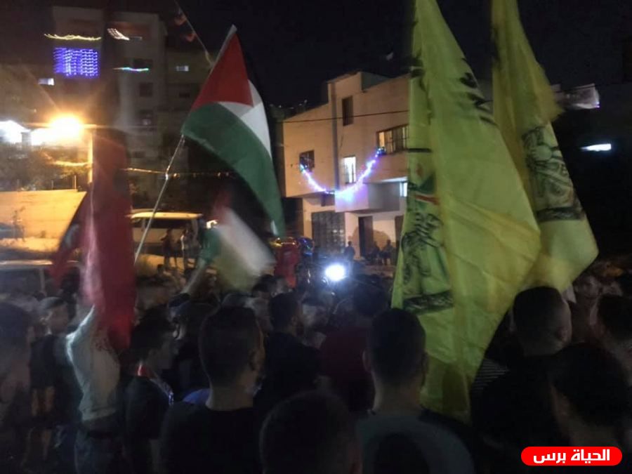مسيرة مركبات تطالب بفك الحصار عن بلدة يعبد