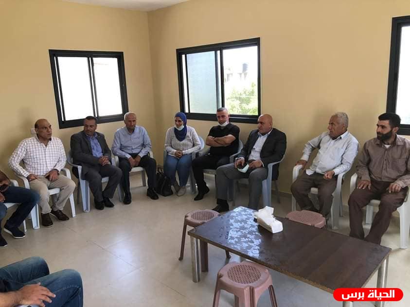 الرجوب يزور بلدة يعبد ويطلع على أوضاع المواطنين