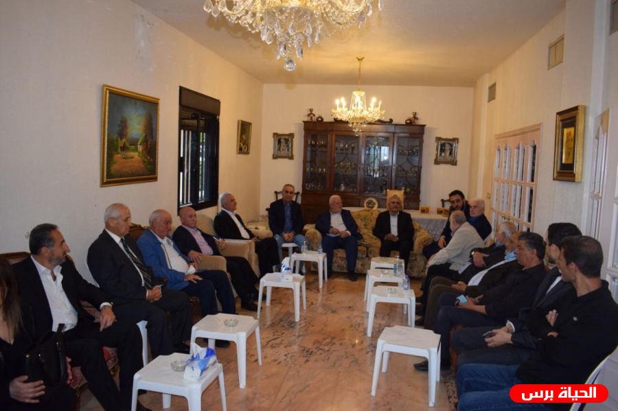 ابو العردات على رأس وفد قيادي من منظمة التحرير يعزي بالنائب السابق جورج نجم 