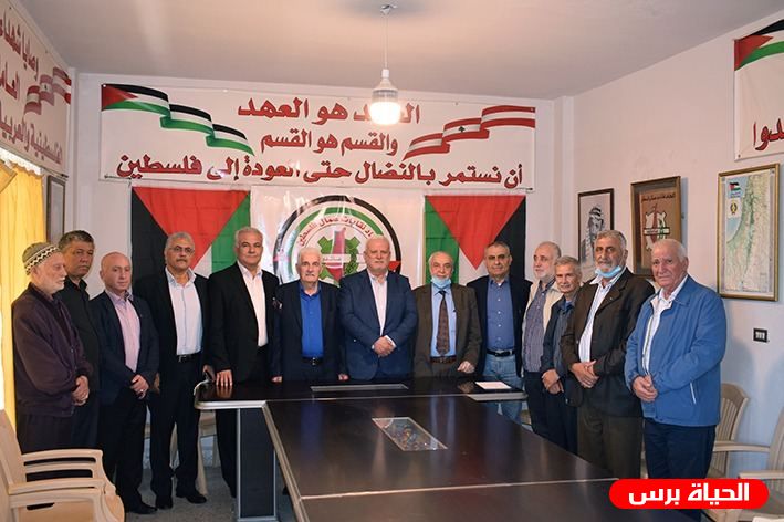 وفد من فتح وفصائل منظمة التحرير يزور مقر اتحاد نقابات عمال فلسطين في صيدا للتهنئة بـ