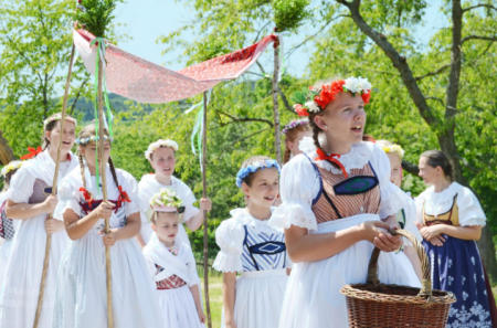 Pentecost Tradition Concord: Christian and Pagan Rituals