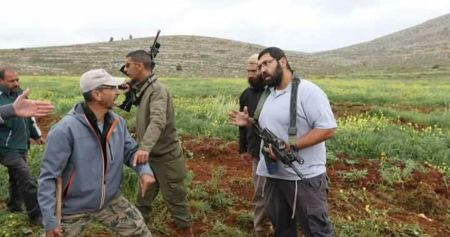 Israeli settlers steal 110 straw bales in Nablus-area village