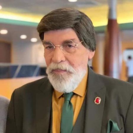 الإمارات تمنح الفنان السوري ياسر العظمة الجنسية الإماراتية