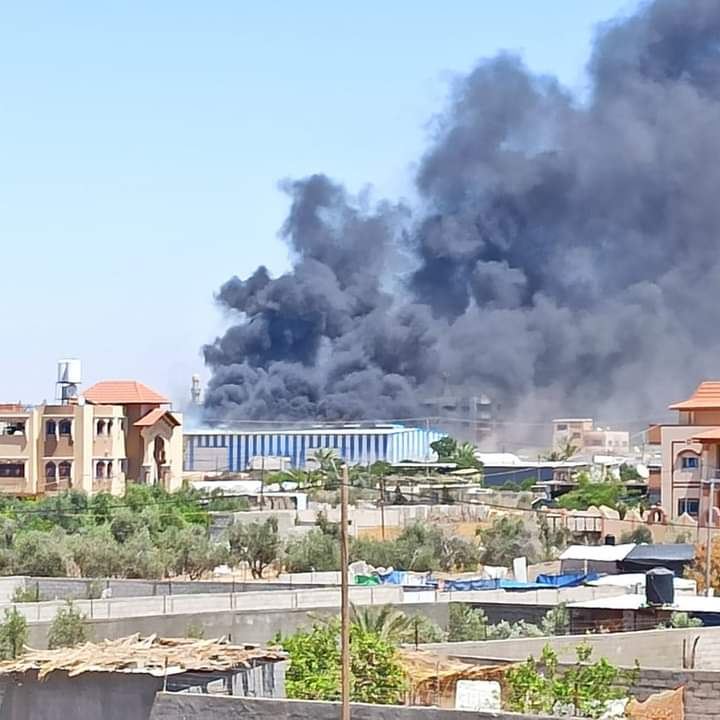 حريق بركس حنيف للبوية والدهان في رفح