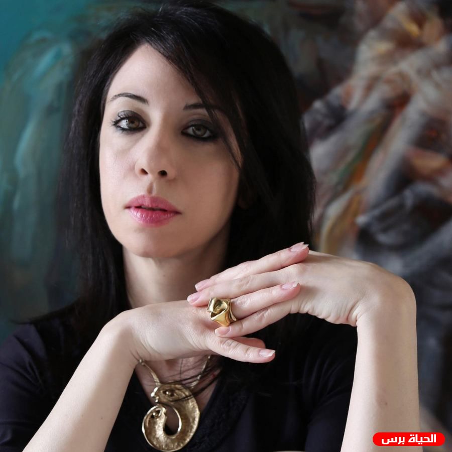 لوحات سارة شمة في أقدم كاتدرائية إنكليزية 