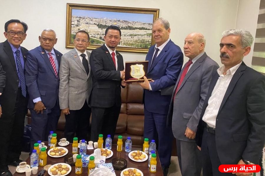 فتوح يبحث مع رئيس الوفد البرلماني الإندونيسي آخر المستجدات السياسية