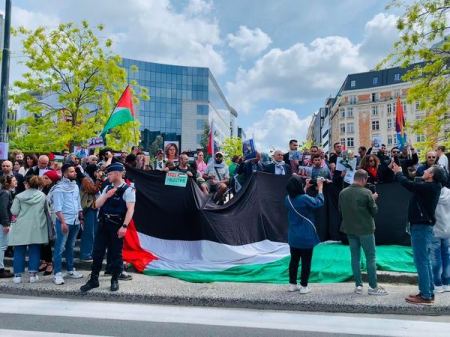 الجالية الفلسطينية في بلجيكا تنظم وقفة منددة باغتيال الصحفية شيرين أبو عاقلة