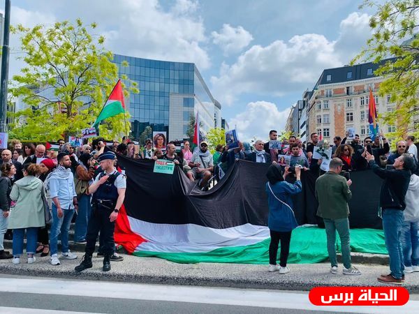 الجالية الفلسطينية في بلجيكا تنظم وقفة منددة باغتيال الصحفية شيرين أبو عاقلة