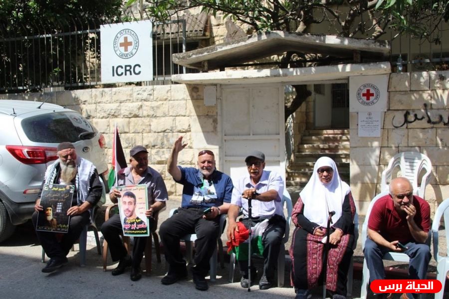 طولكرم : وقفة اسناد للأسرى في سجون الاحتلال لا سيما المضربين عن الطعام
