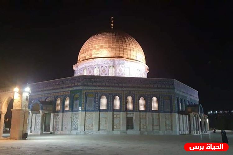 لمنع رفع أذان صلاة العشاء : شرطة الاحتلال تقطع أسلاك السماعات الخارجية للمسجد الأقصى