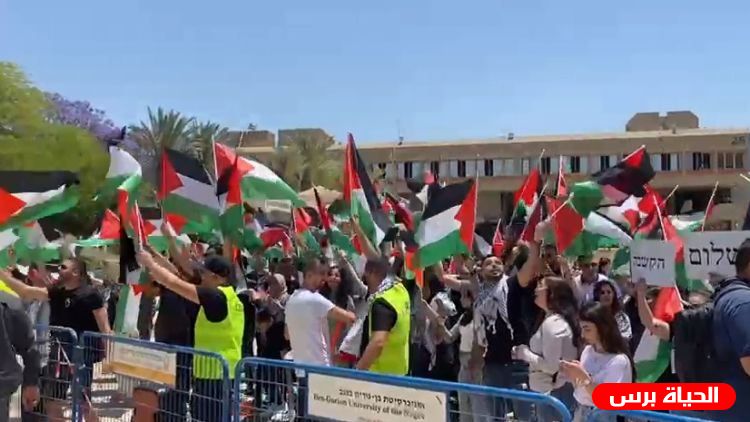 الاحتلال يقر قانون لمنع رفع الأعلام الفلسطينية في الجامعات الإسرائيلية