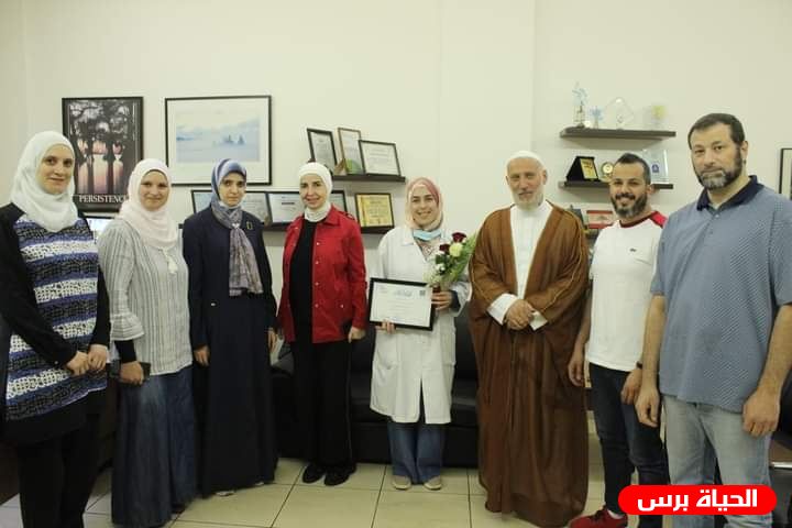 تكريم المرشدة الصحية في الإيمان 