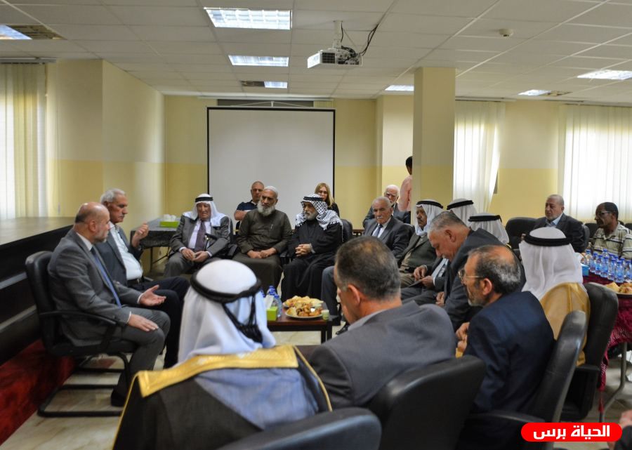 الهباش والفريق جبر يلتقي وفدا من شيوخ العشائر الفلسطينية