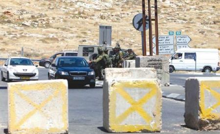 الاحتلال يغلق مداخل بلدتي الزاوية ودير بلوط غرب سلفيت 