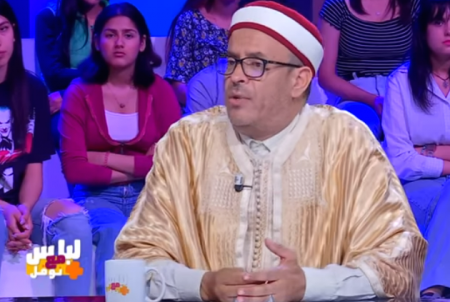 داعية تونسي يثير الجدل بتصريحاته حول عدم فرضية الحجاب