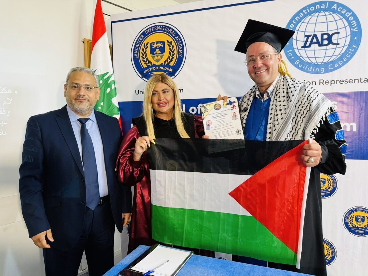 الدكتور وسيم وني يتوّج مسيرته الأكاديمية بدكتوراة جديدة في الإعلام الرقمي من أكاديمية لانكستر البريطانية للدراسات العليا