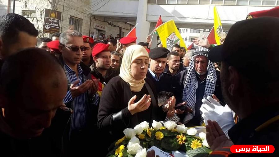 غنام تضع اكاليلا من الزهور على ضريح الشهيد ياسر عرفات وأضرحة الشهداء الفلسطينيين والأردنيين
