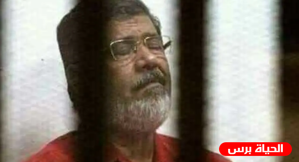 كشف آخر لحظات محمد مرسي قبل وفاته