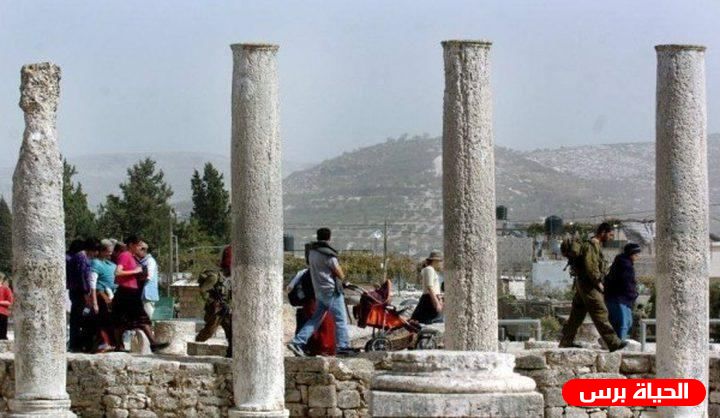 مستوطنون يقتحمون الموقع الاثري في بلدة سبسطية شمال نابلس