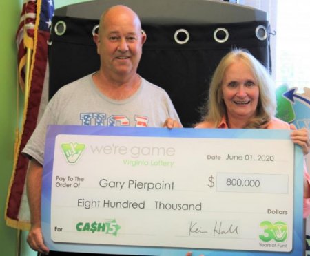 أمريكي محظوظ يشتري 8 بطاقات يانصيب مطابقة للأرقام الفائزة